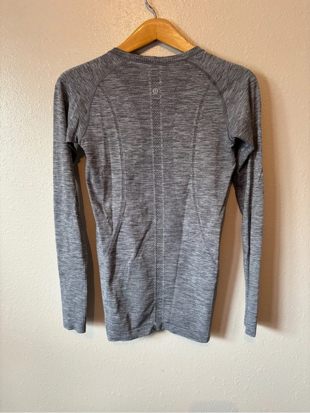 Lululemon swiftly tech long sleeve crew